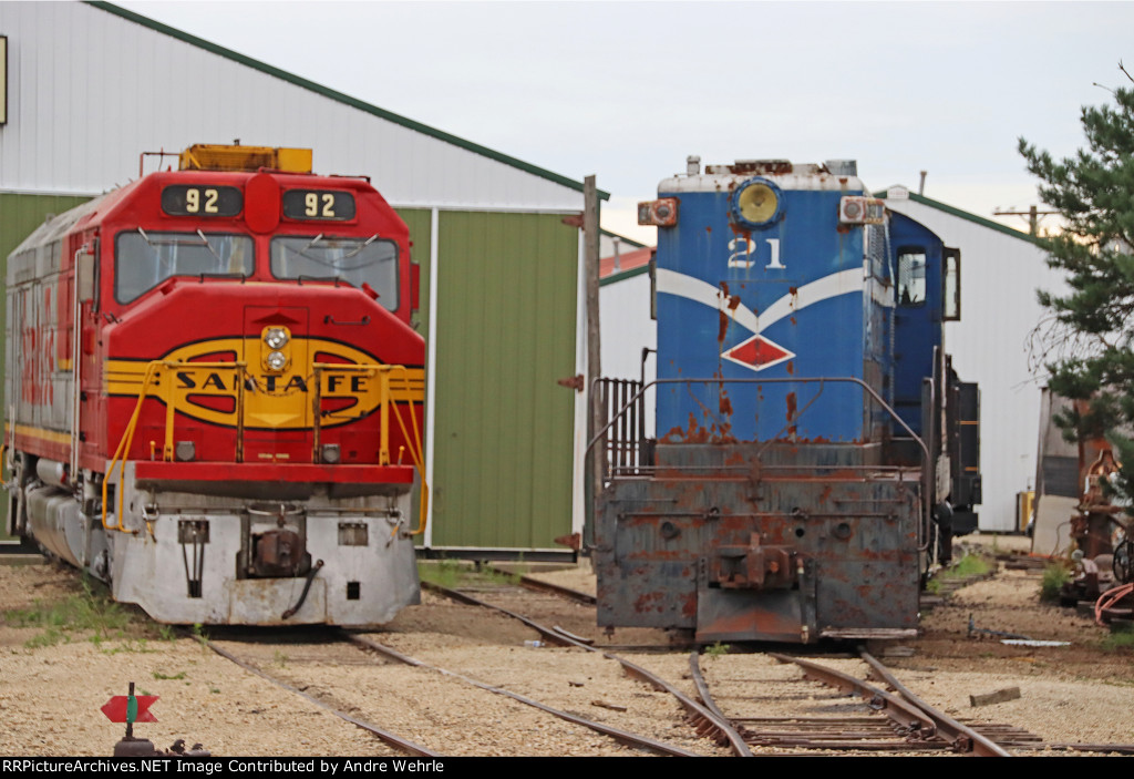 ATSF 92 with MN&S 21